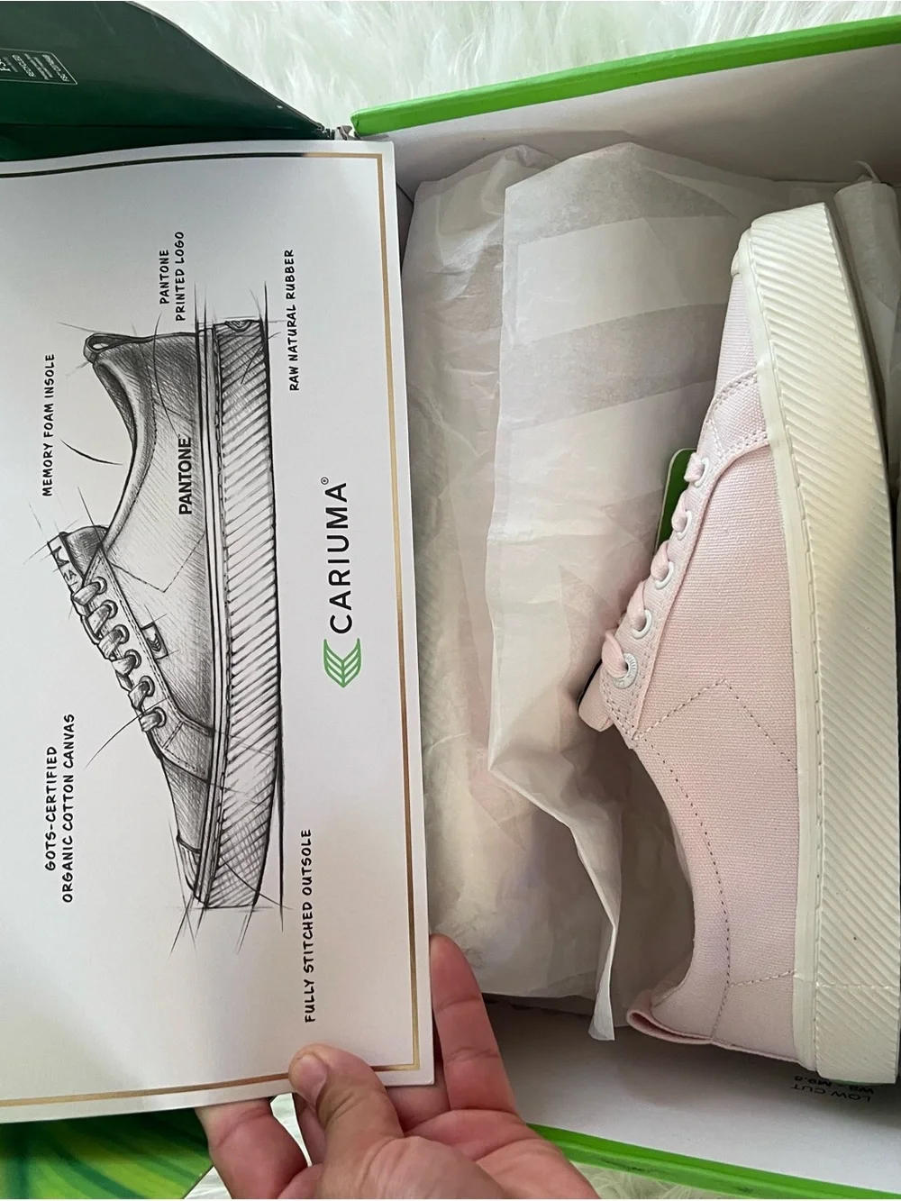 Cariuma Women’s Low-Top Canvas Sneakers - Light Pink & White
